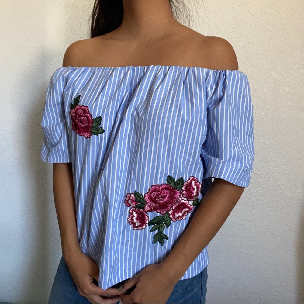 Beautiful off-the-shoulder top! - Picture 1 of 8